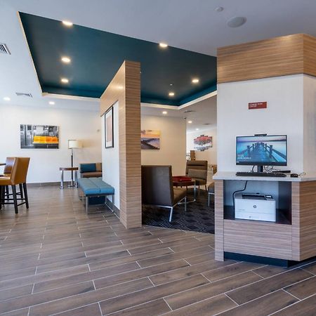 Towneplace Suites By Marriott Клинтън Екстериор снимка