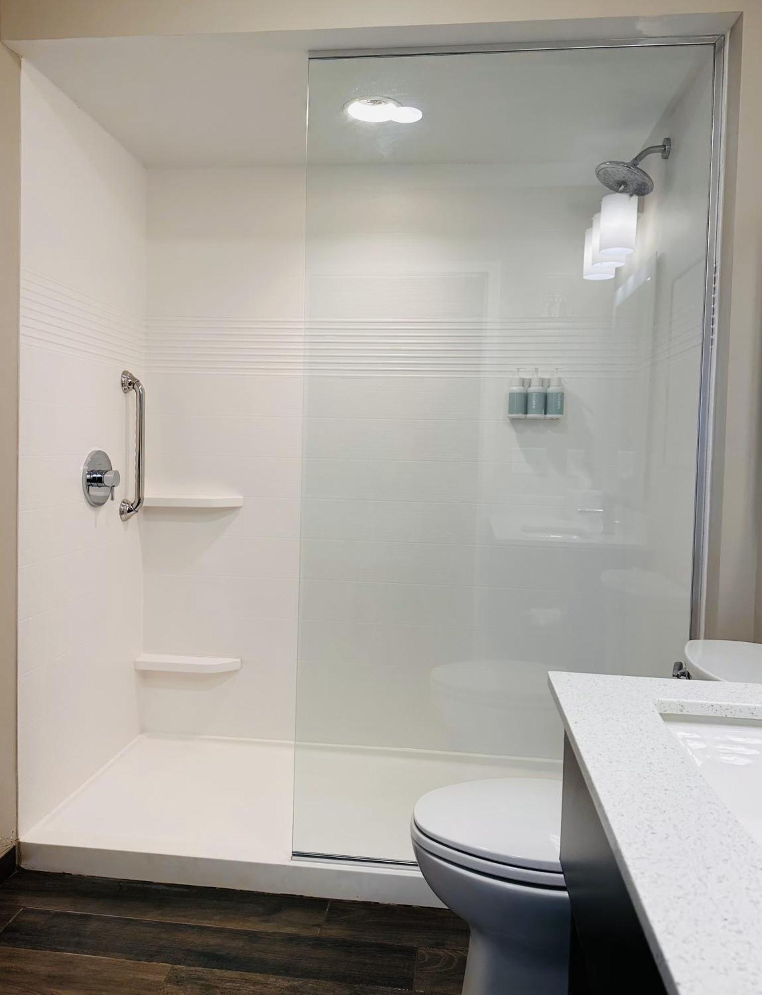 Towneplace Suites By Marriott Клинтън Екстериор снимка