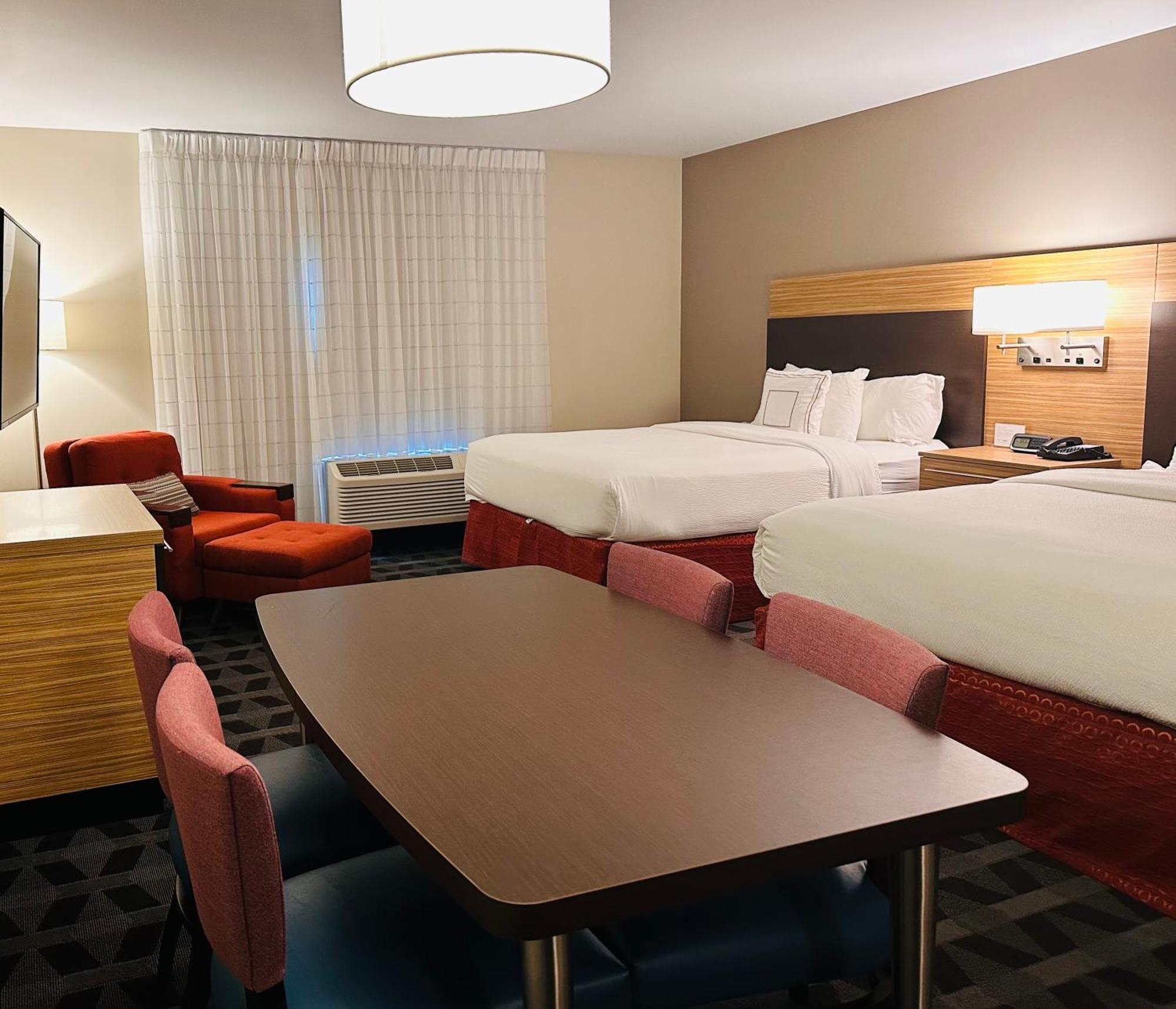 Towneplace Suites By Marriott Клинтън Екстериор снимка
