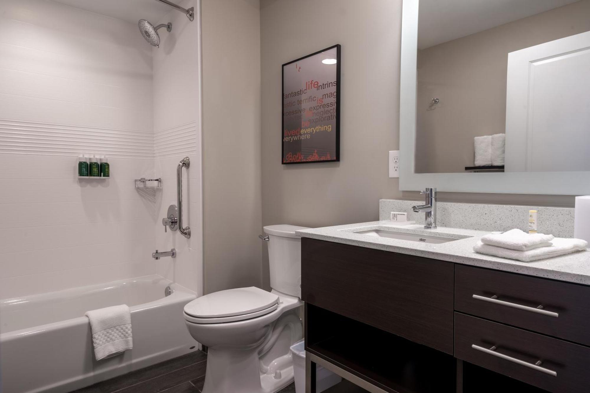 Towneplace Suites By Marriott Клинтън Екстериор снимка