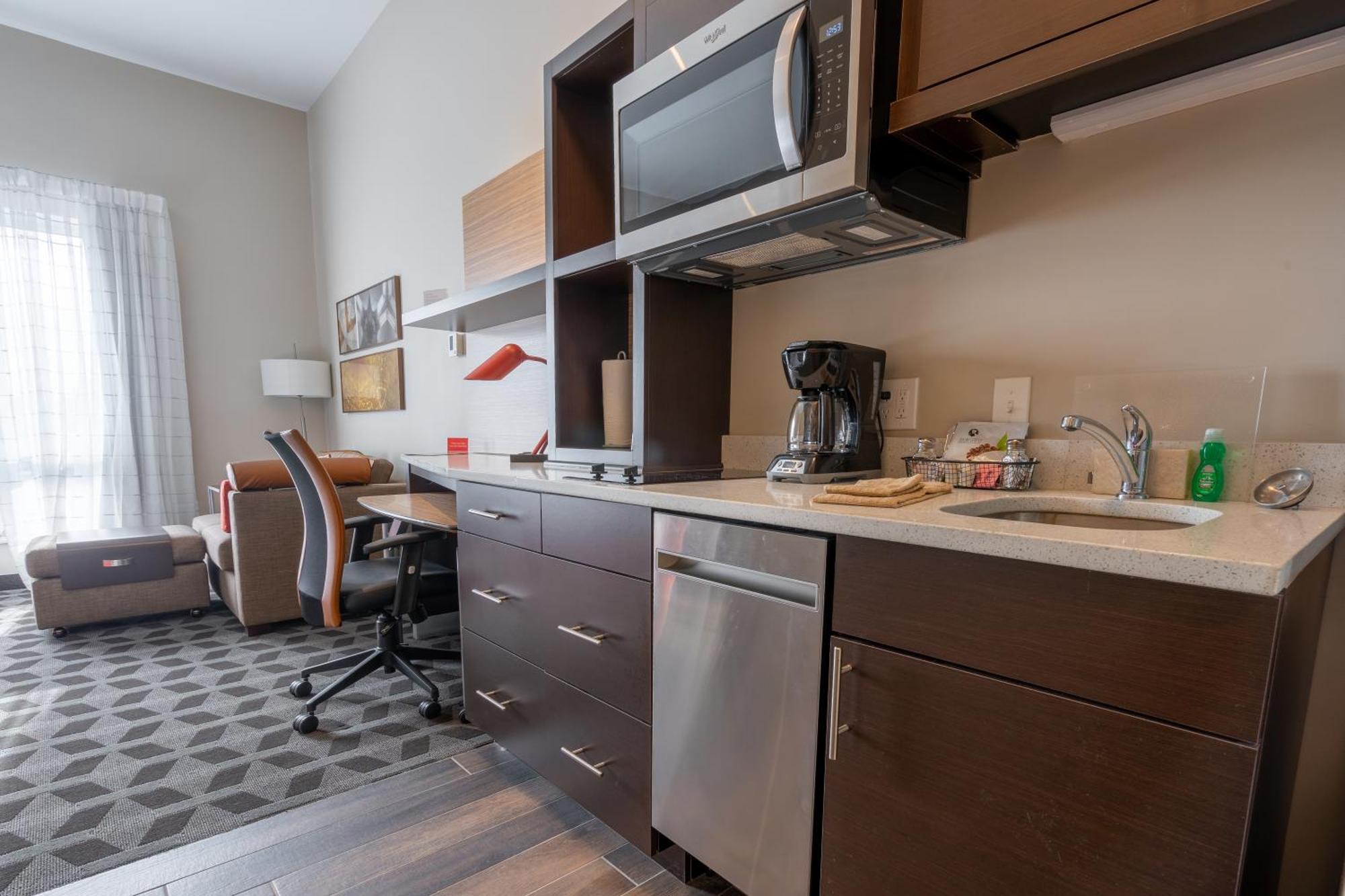 Towneplace Suites By Marriott Клинтън Екстериор снимка