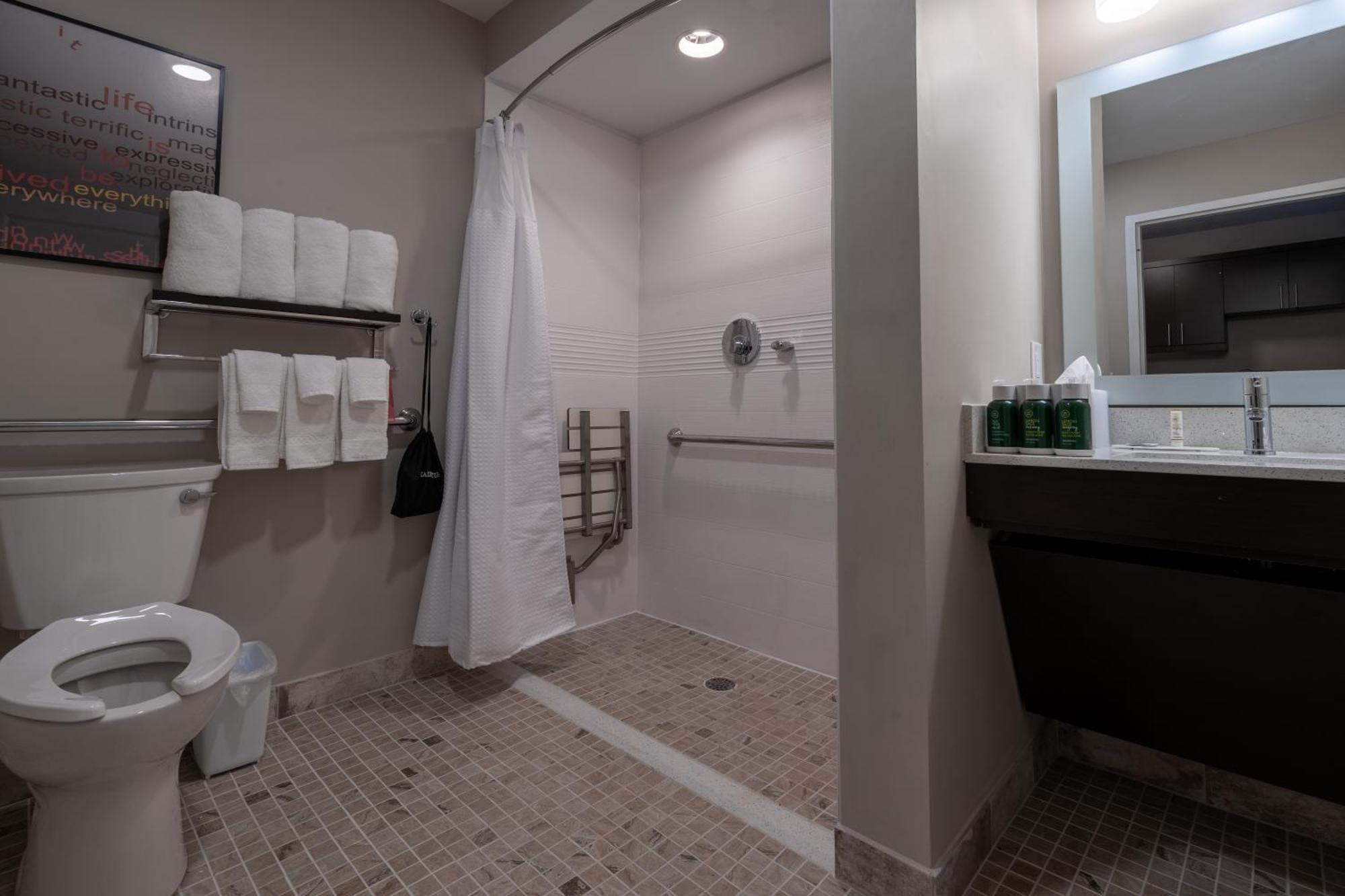 Towneplace Suites By Marriott Клинтън Екстериор снимка